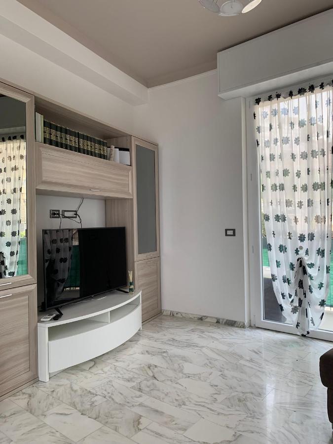 Апартаменты Terrazza Sul Mare In Via Devoto Кьявари Экстерьер фото