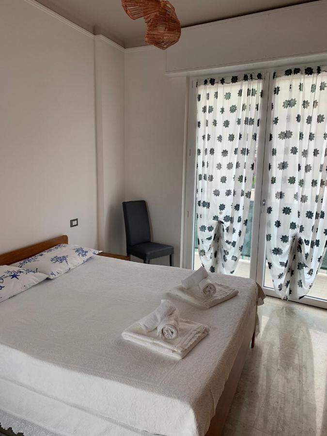 Апартаменты Terrazza Sul Mare In Via Devoto Кьявари Экстерьер фото