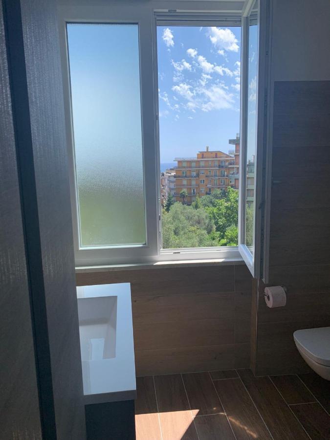 Апартаменты Terrazza Sul Mare In Via Devoto Кьявари Экстерьер фото