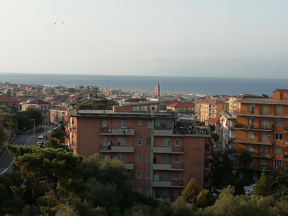 Апартаменты Terrazza Sul Mare In Via Devoto Кьявари Экстерьер фото