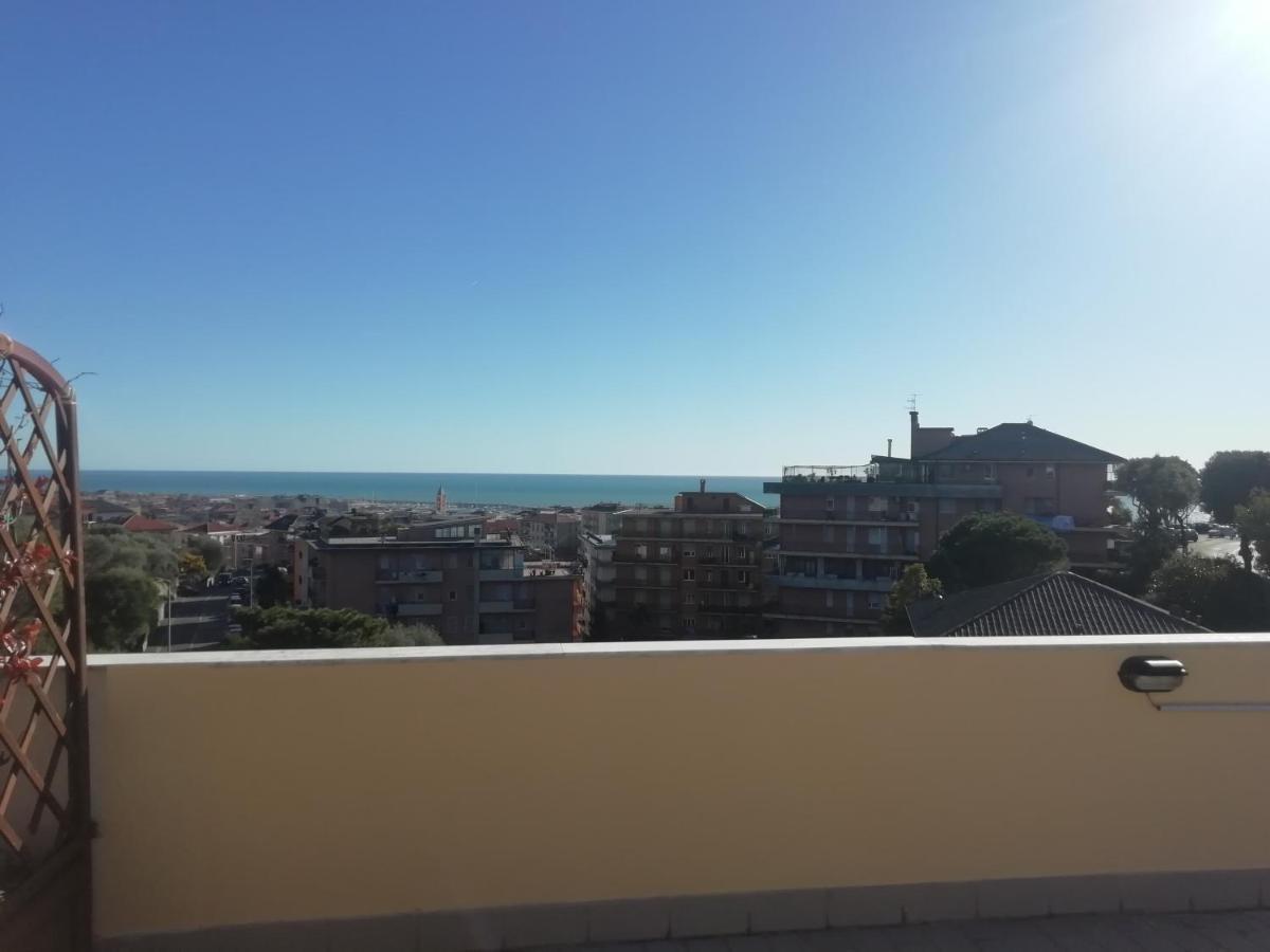 Апартаменты Terrazza Sul Mare In Via Devoto Кьявари Экстерьер фото