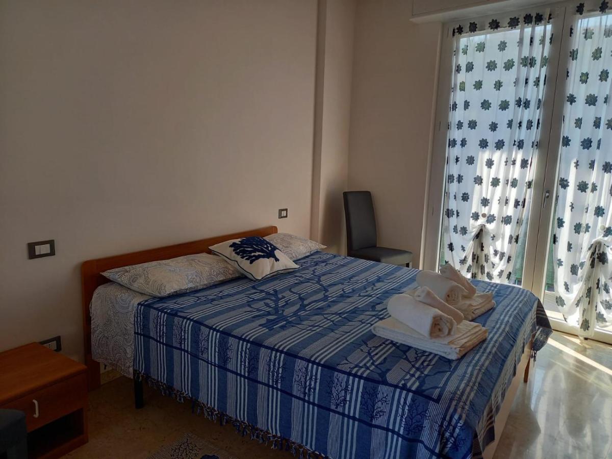 Апартаменты Terrazza Sul Mare In Via Devoto Кьявари Экстерьер фото